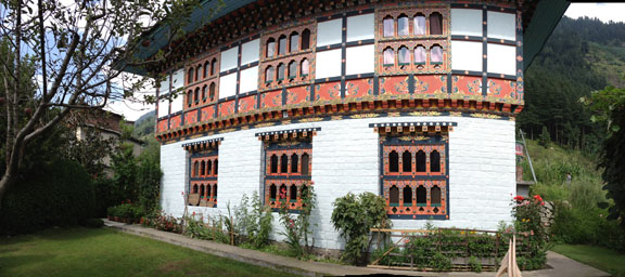 Bhutanese-style temple, Manali