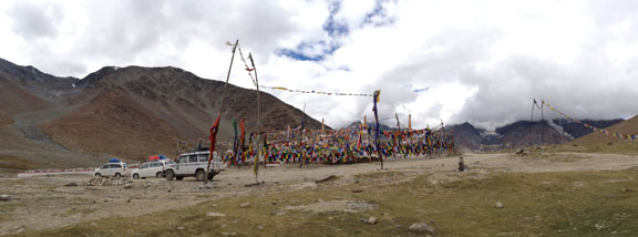 Tibetan prayer flags and stupas mark Kunzum la pass