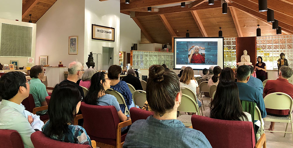Artist Eva Lee talks at Chuang Yen BAUS